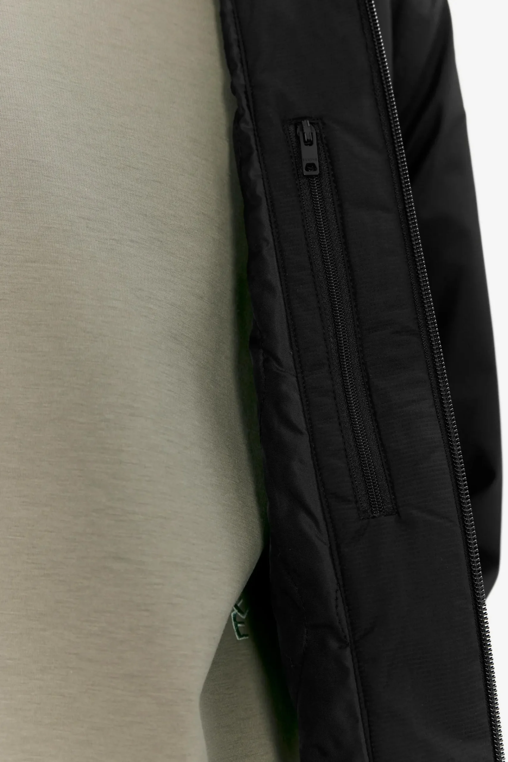 Discount Elvine Conan Black